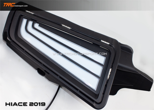 ฝาครอบสปอร์ตไลท์ HIACE 2019 DRL LIGHTBAR ตรงรุ่น V1.0 รุ่นใหม่ 3 ฟังชั่น Day-Nighttime-สัญญาณไฟเลี่ยววิ่ง